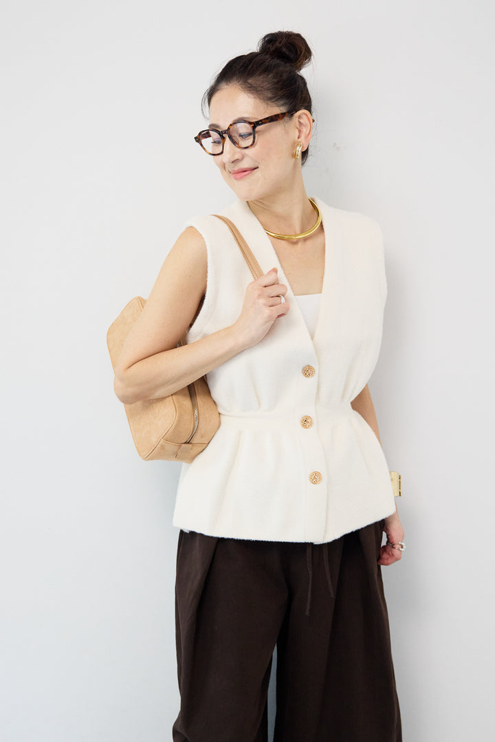 ペプラムニットベスト