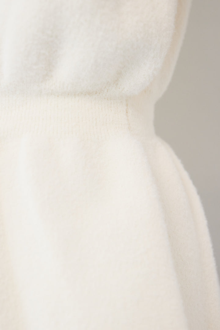 ペプラムニットベスト