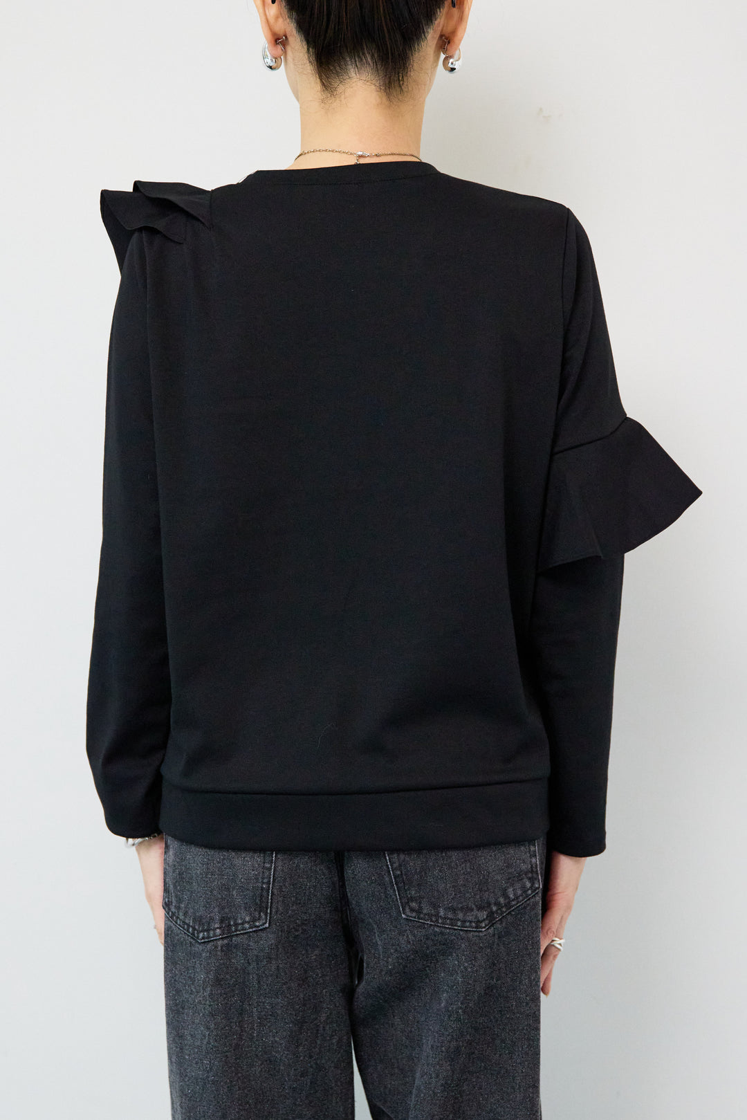 ラッフルフリルデザインカットソー