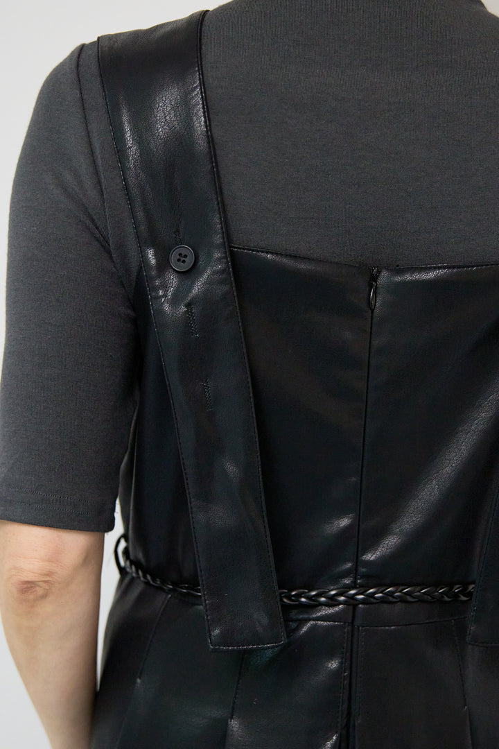 フェイクレザーVネックジャンパースカート ベルト付き