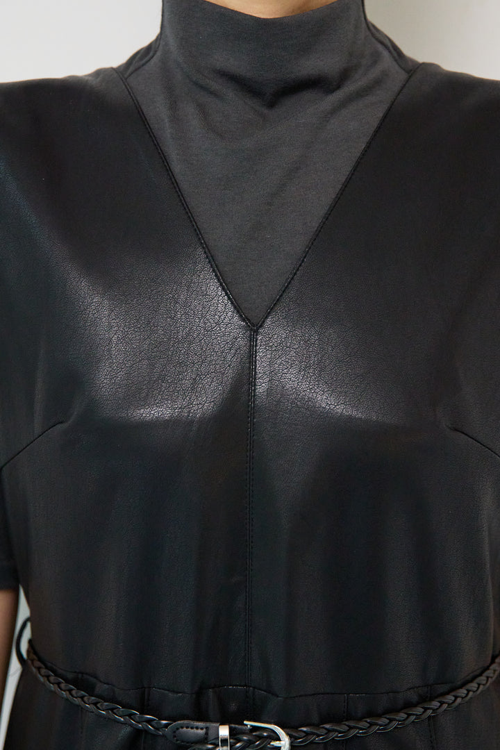 フェイクレザーVネックジャンパースカート ベルト付き