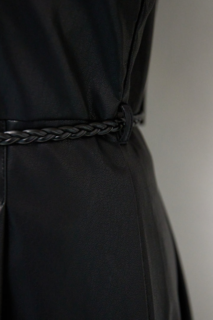 フェイクレザーVネックジャンパースカート ベルト付き