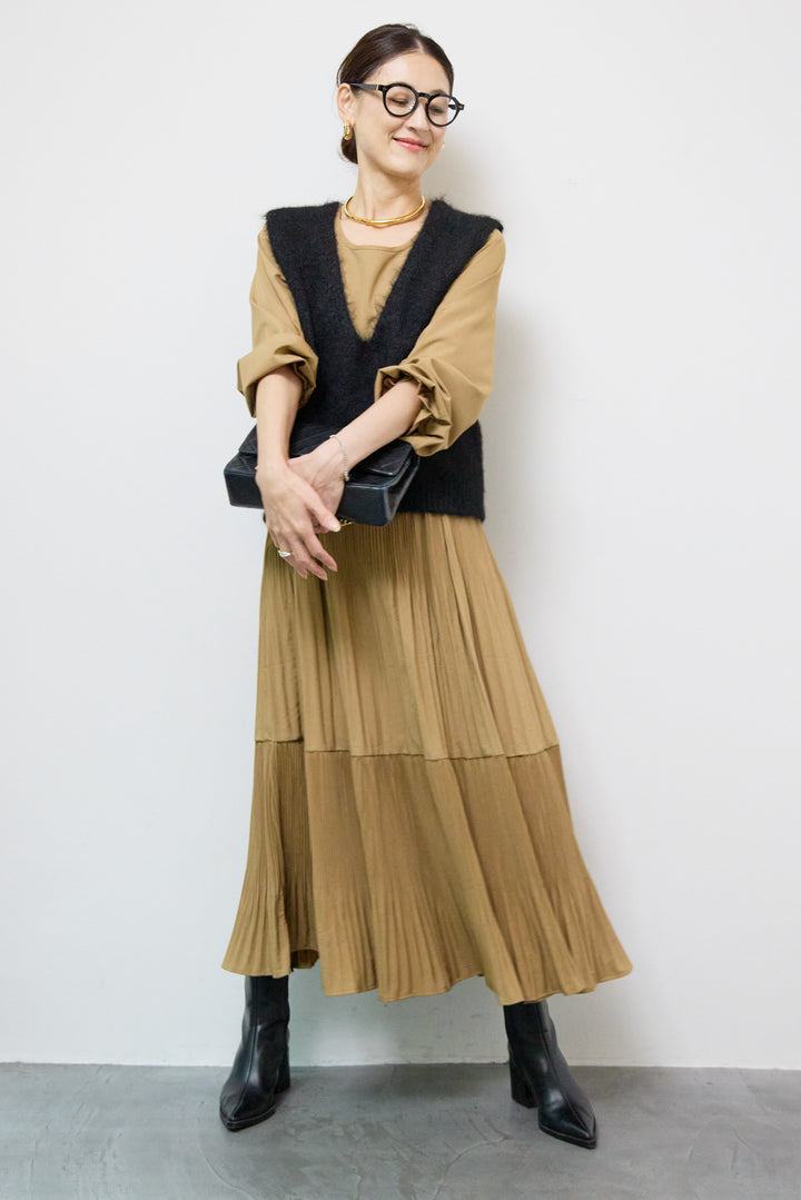 アコーディオンプリーツ切替ワンピース＋シャギーニットベスト