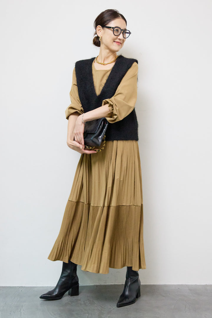 アコーディオンプリーツ切替ワンピース＋シャギーニットベスト