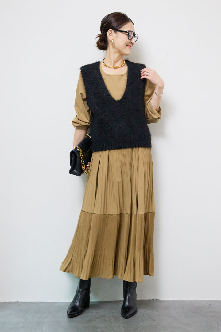 アコーディオンプリーツ切替ワンピース＋シャギーニットベスト