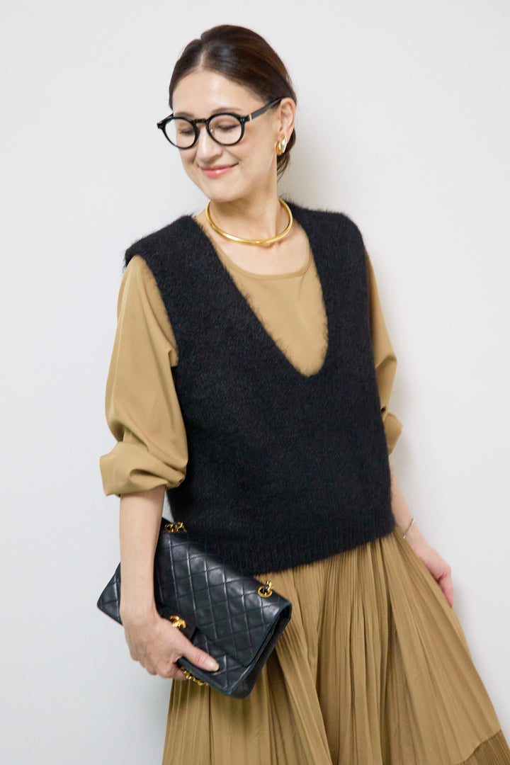 アコーディオンプリーツ切替ワンピース＋シャギーニットベスト