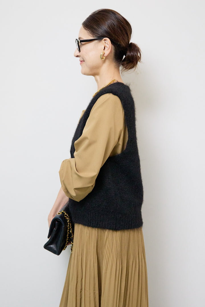 アコーディオンプリーツ切替ワンピース＋シャギーニットベスト