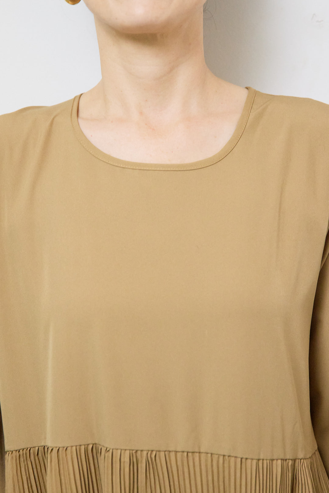 アコーディオンプリーツ切替ワンピース＋シャギーニットベスト