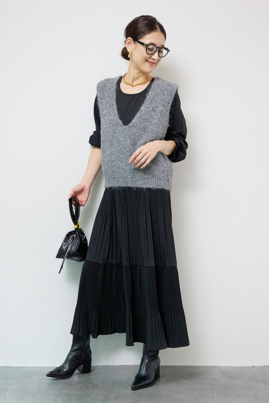 アコーディオンプリーツ切替ワンピース＋シャギーニットベスト