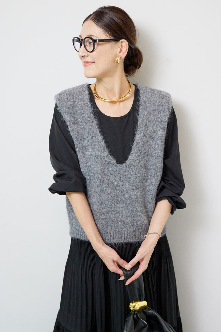 アコーディオンプリーツ切替ワンピース＋シャギーニットベスト