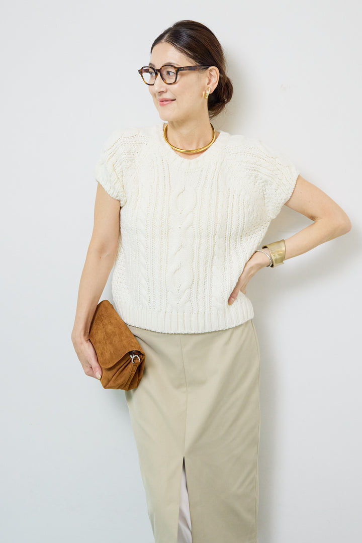 ケーブルニット