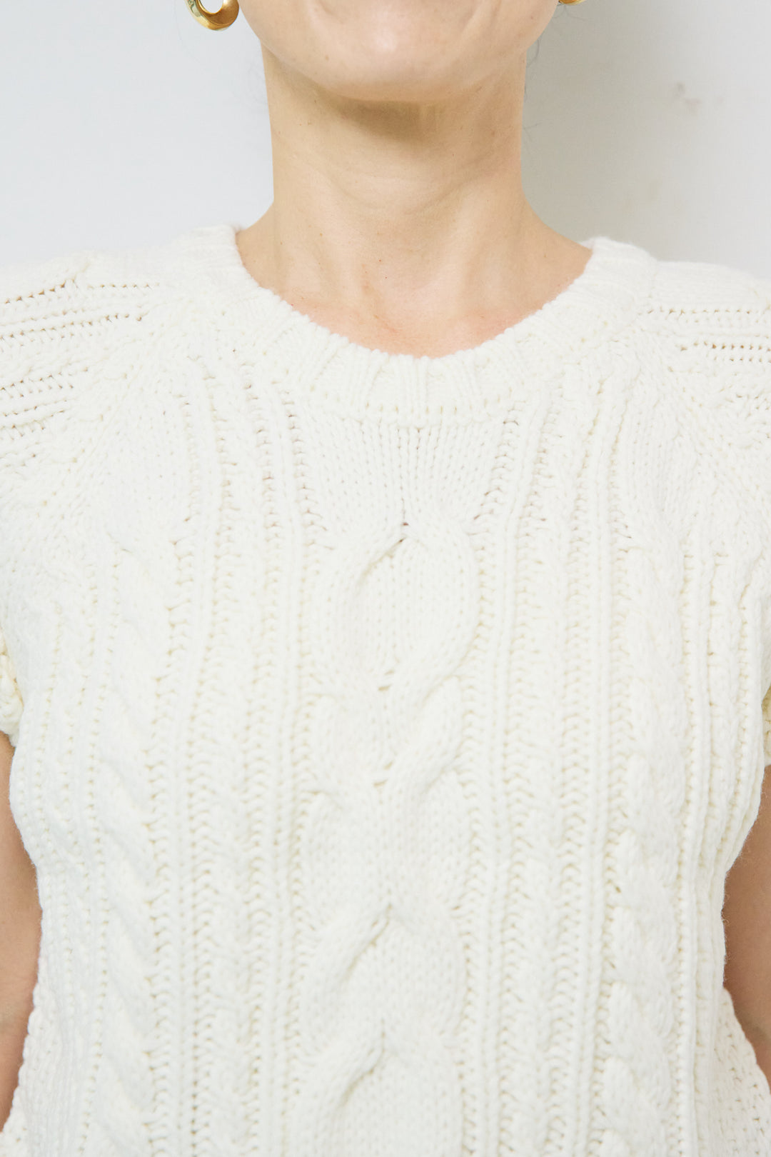 ケーブルニット