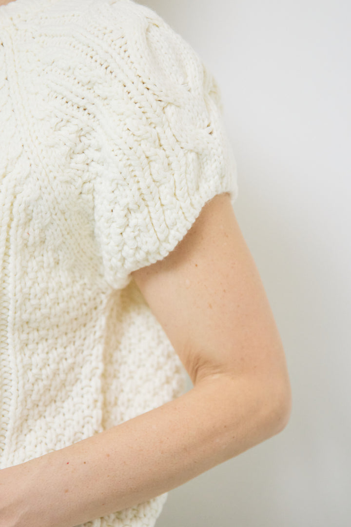 ケーブルニット