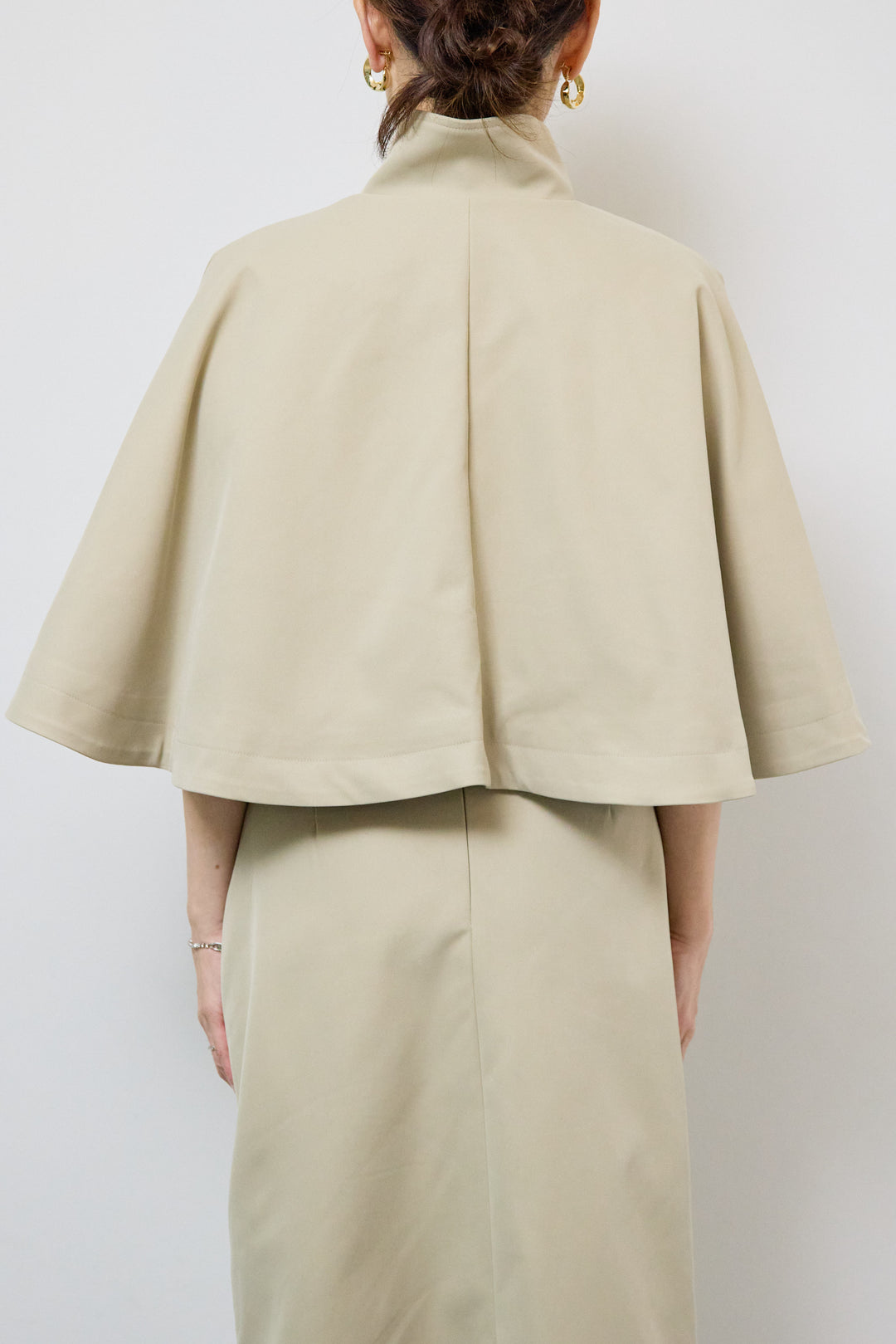 ショートケープコート