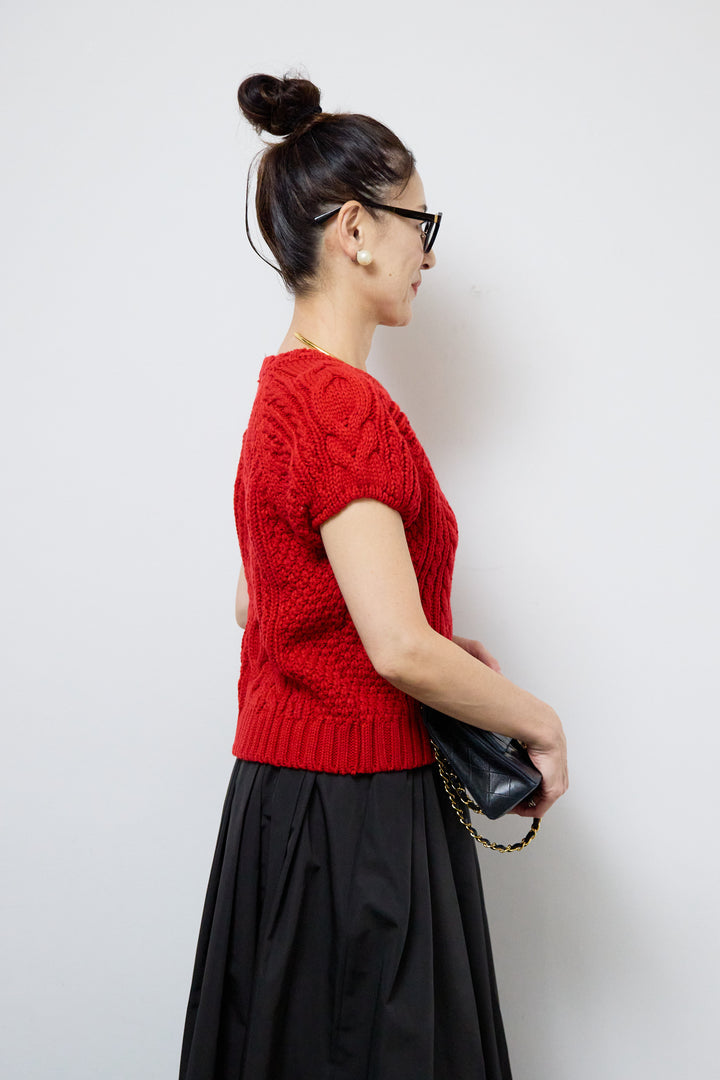 ケーブルニット