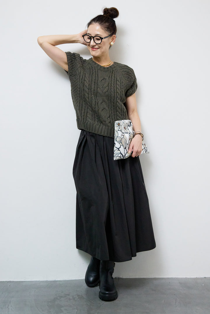 ケーブルニット