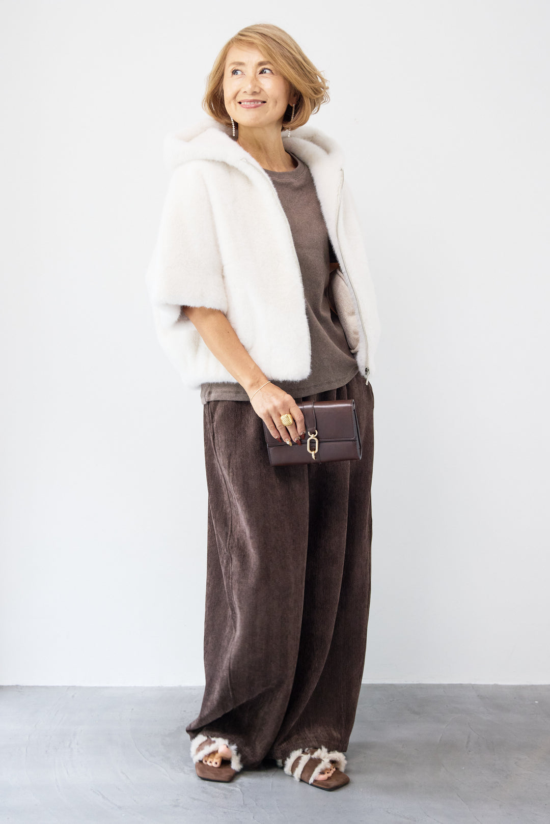 フーデッドフェイクファーショートコート