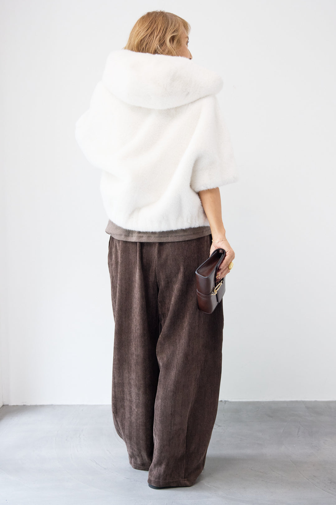 フーデッドフェイクファーショートコート