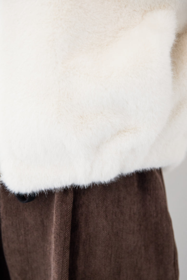 フーデッドフェイクファーショートコート