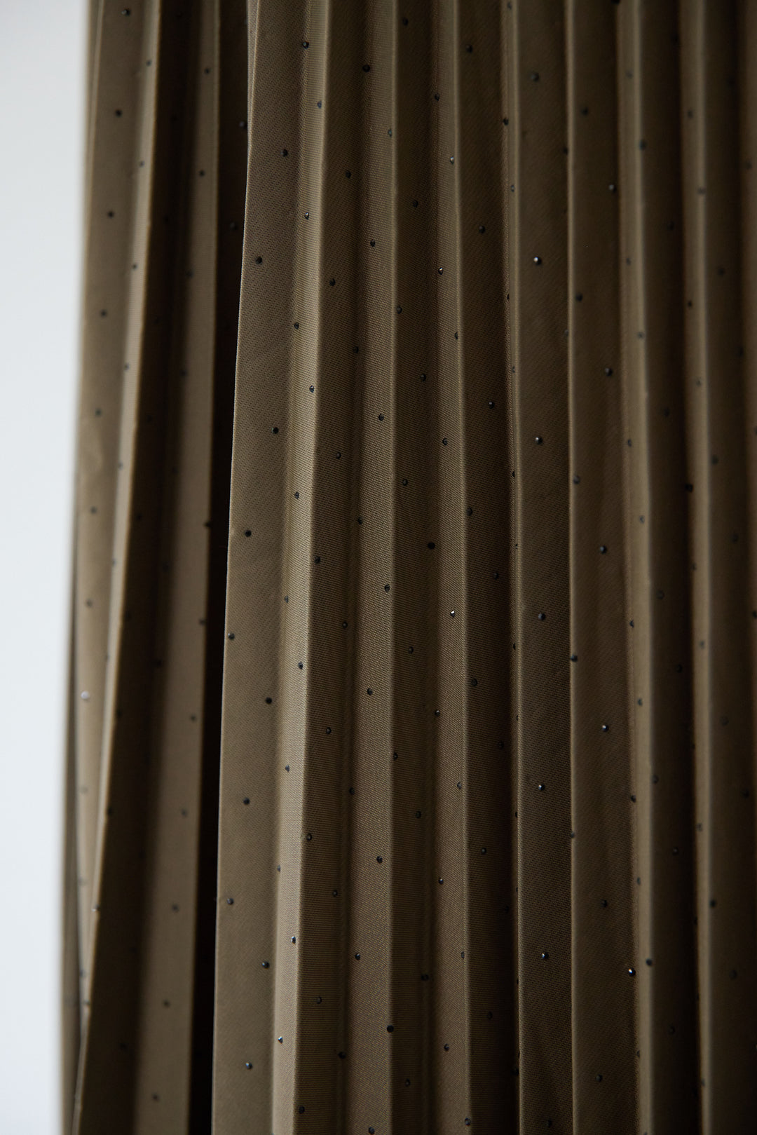 ラインストーンプリーツスカート