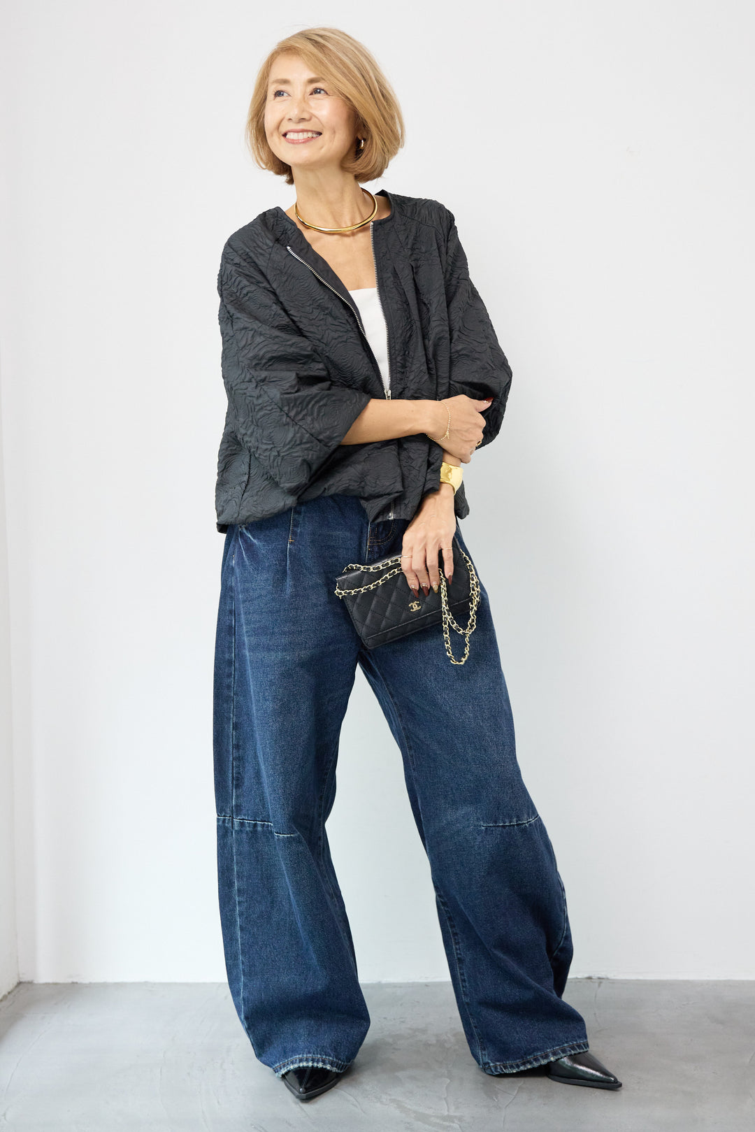 カーブデニムパンツ