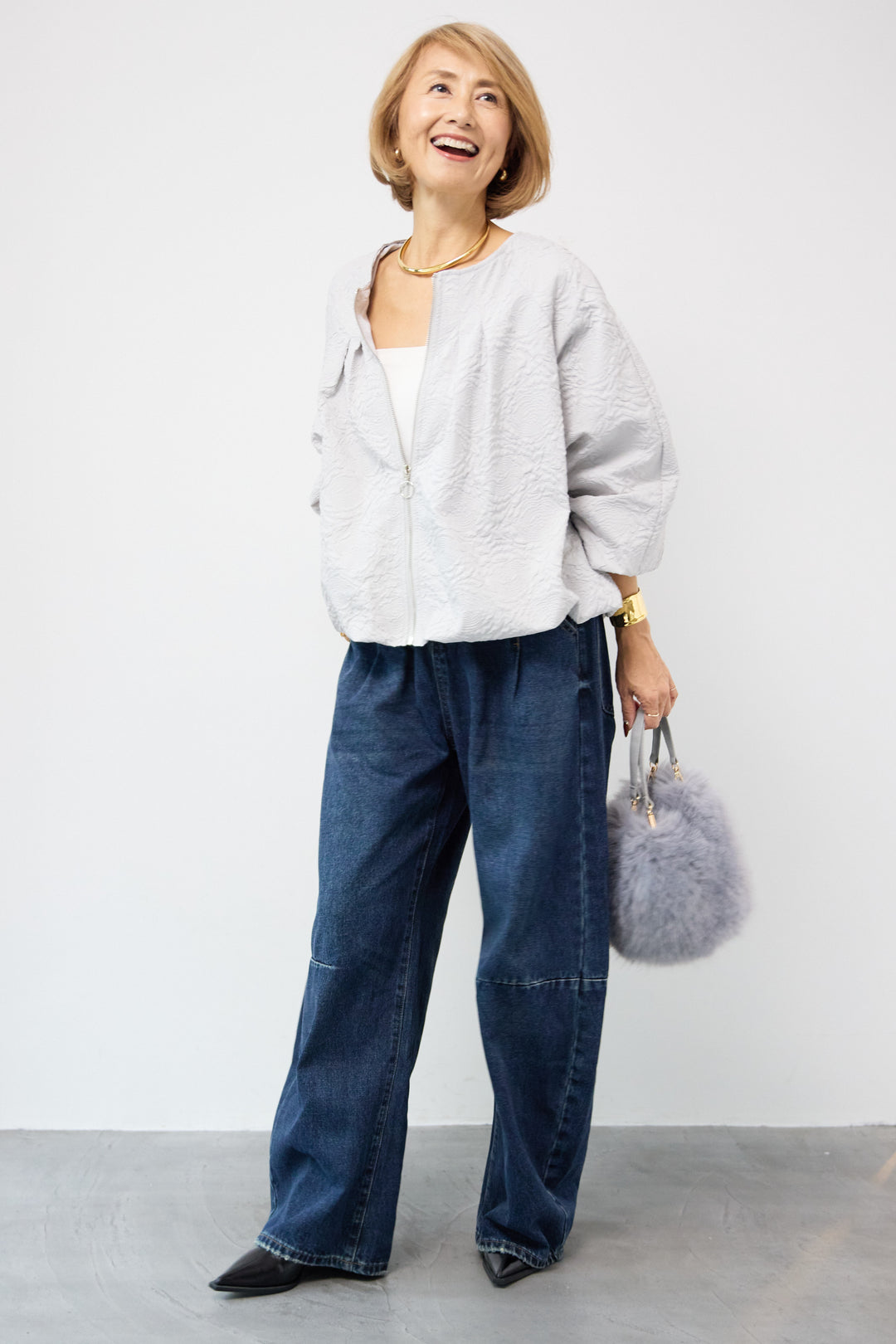 カーブデニムパンツ