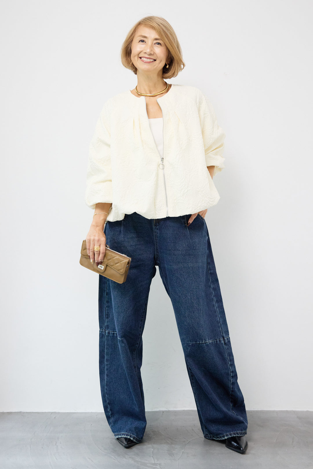 カーブデニムパンツ