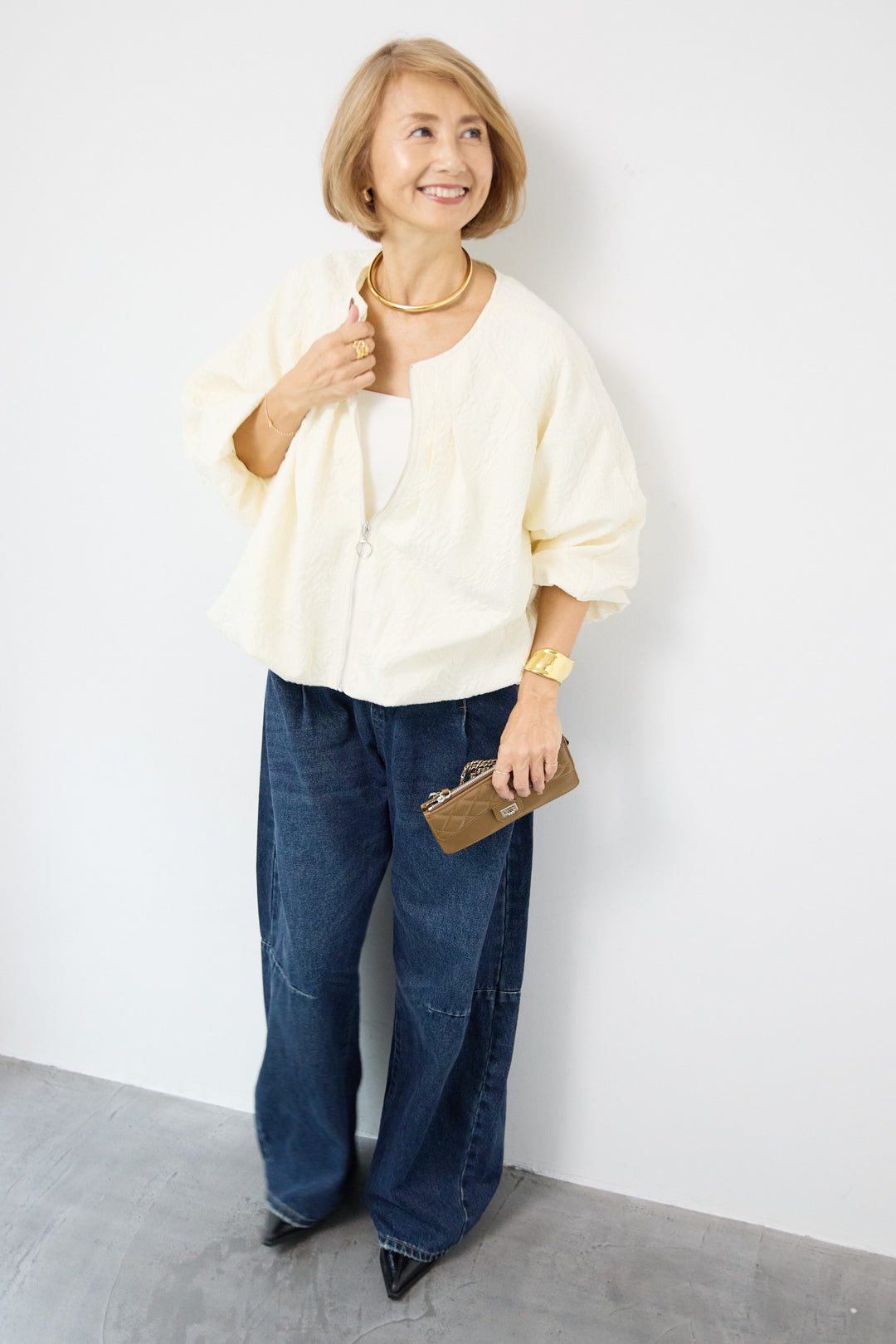 カーブデニムパンツ