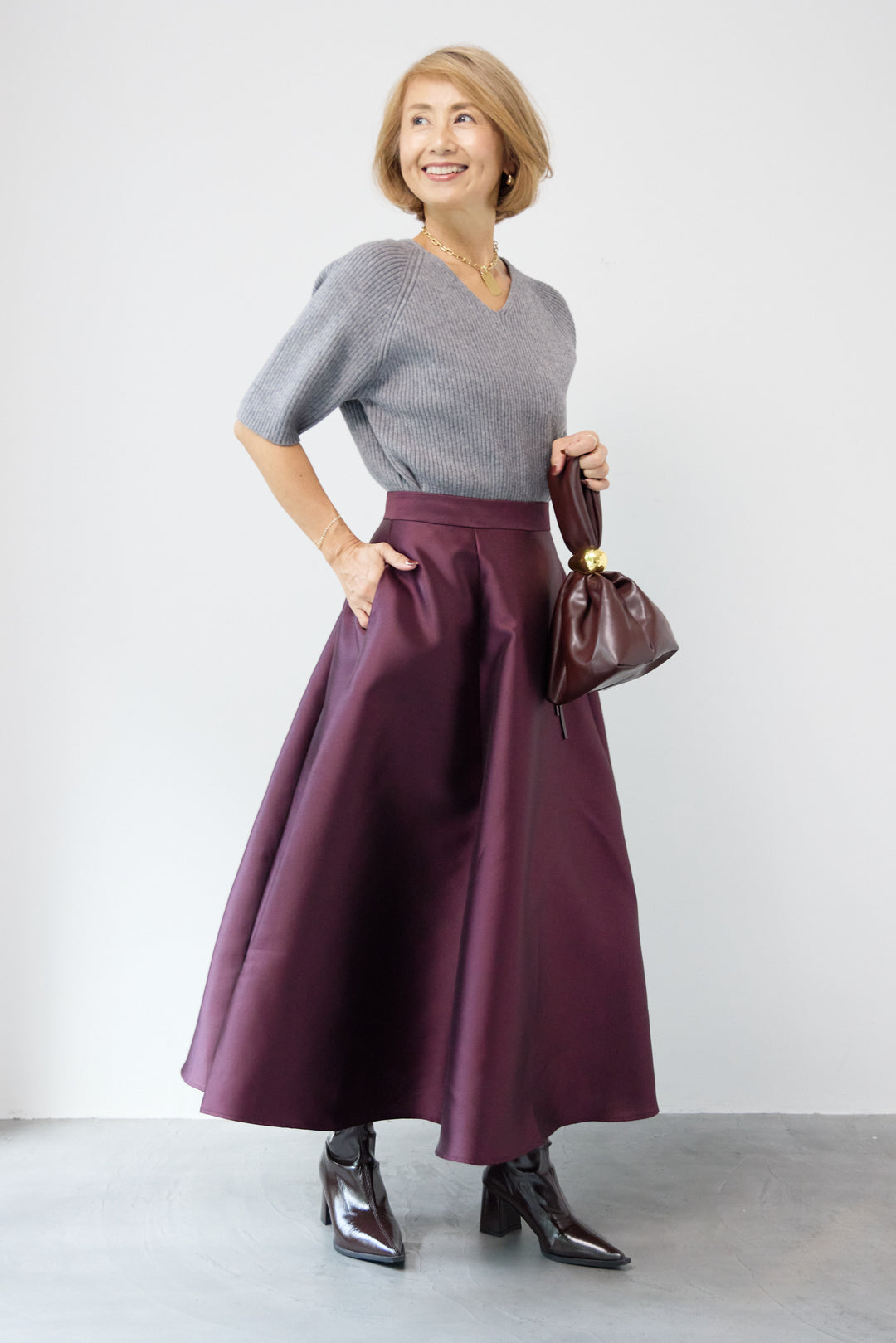 カシミア混Vネックリブニット