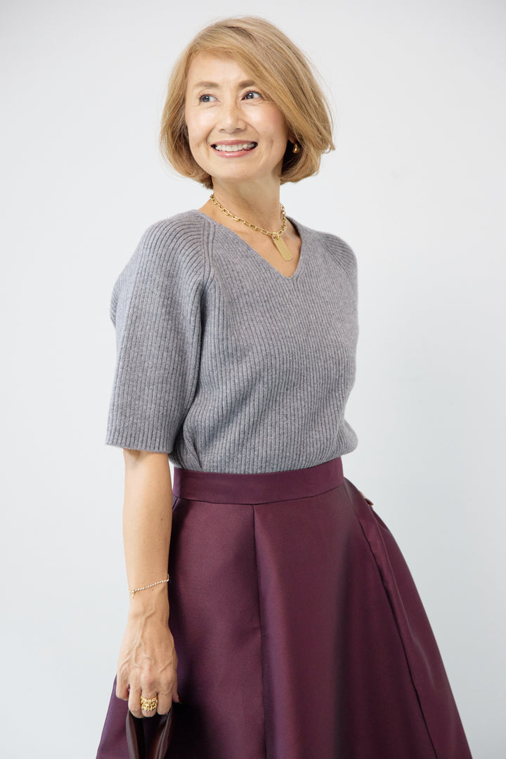 カシミア混Vネックリブニット