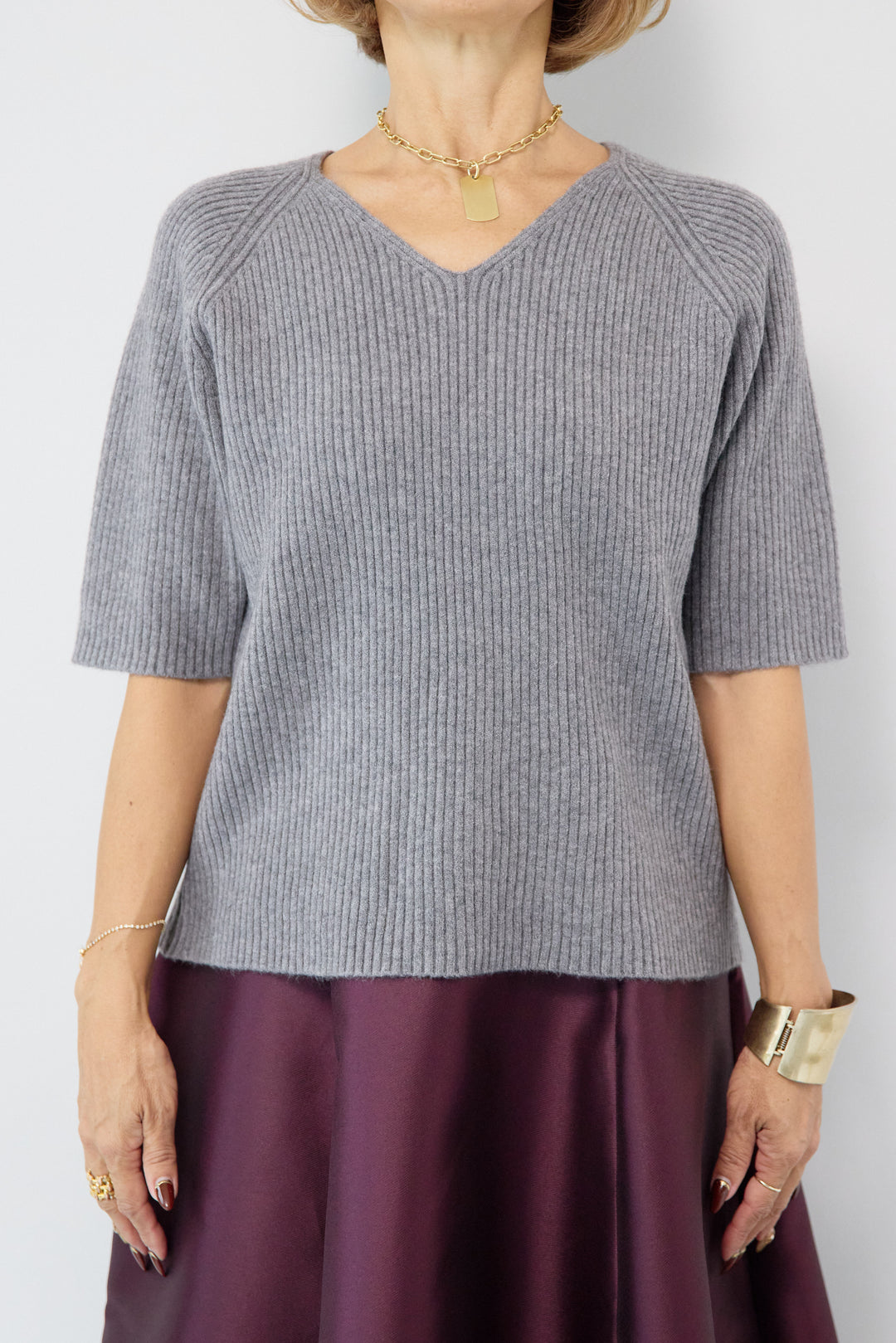 カシミア混Vネックリブニット