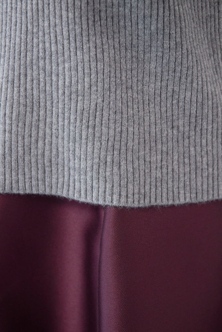 カシミア混Vネックリブニット