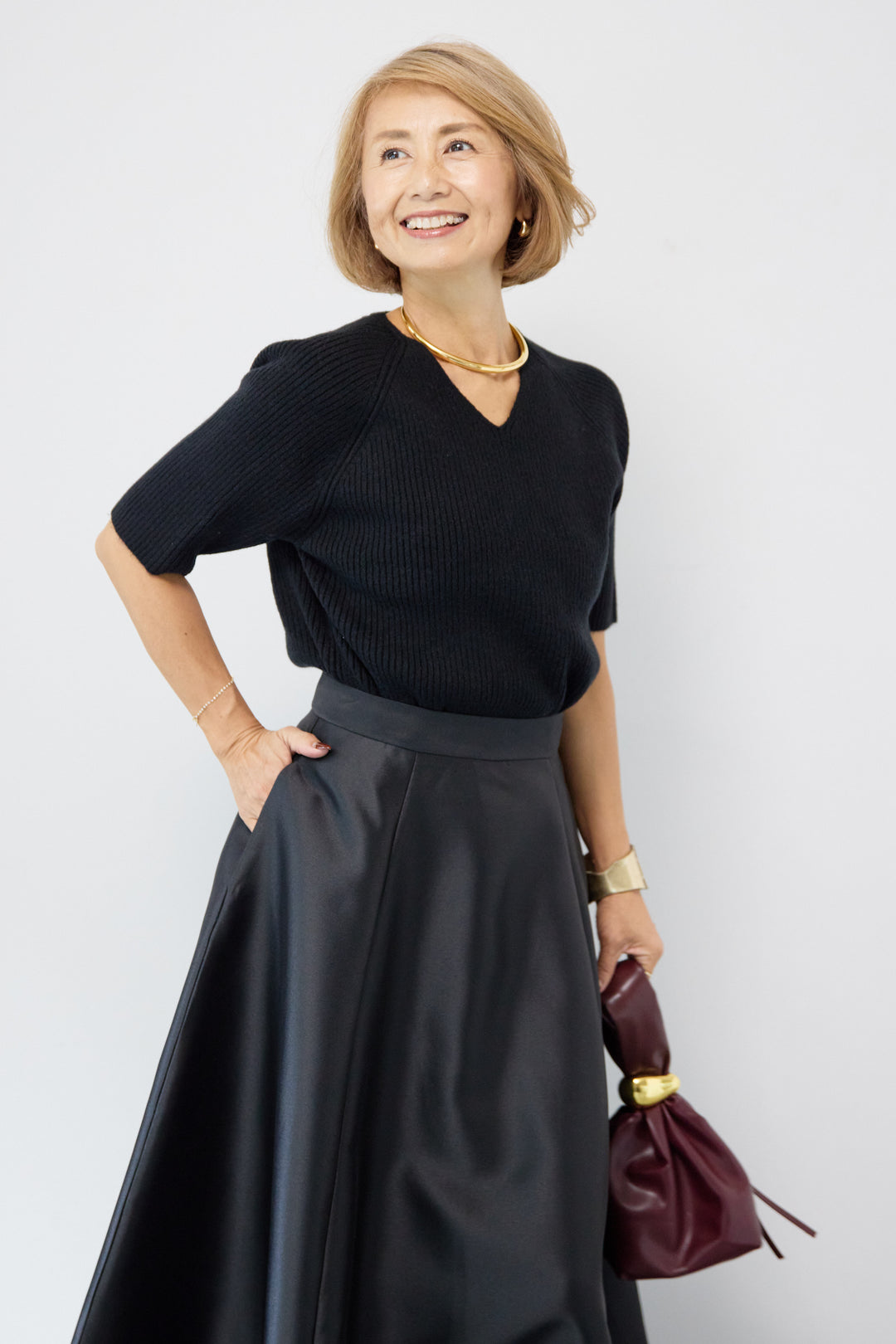 カシミア混Vネックリブニット