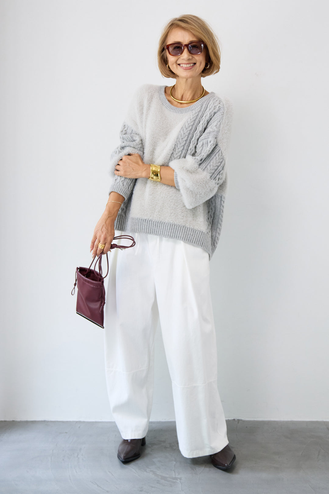 フェザー×ケーブル切替デザインニット