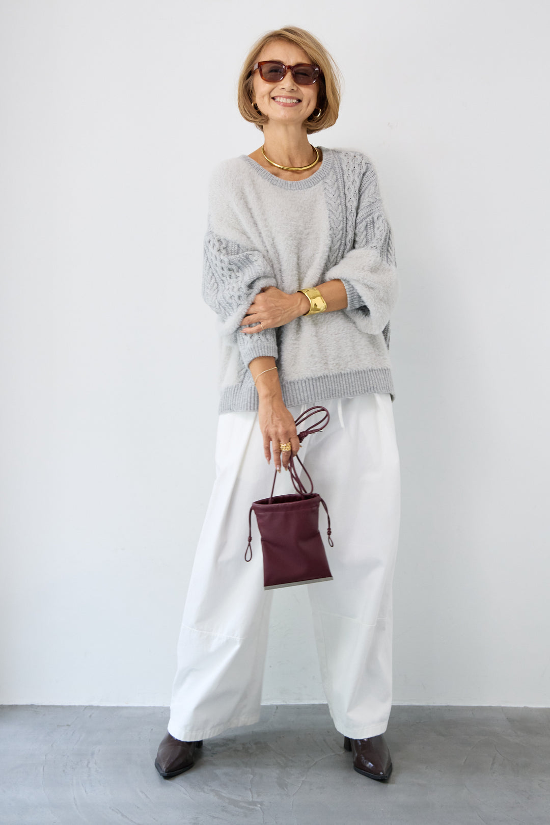 フェザー×ケーブル切替デザインニット