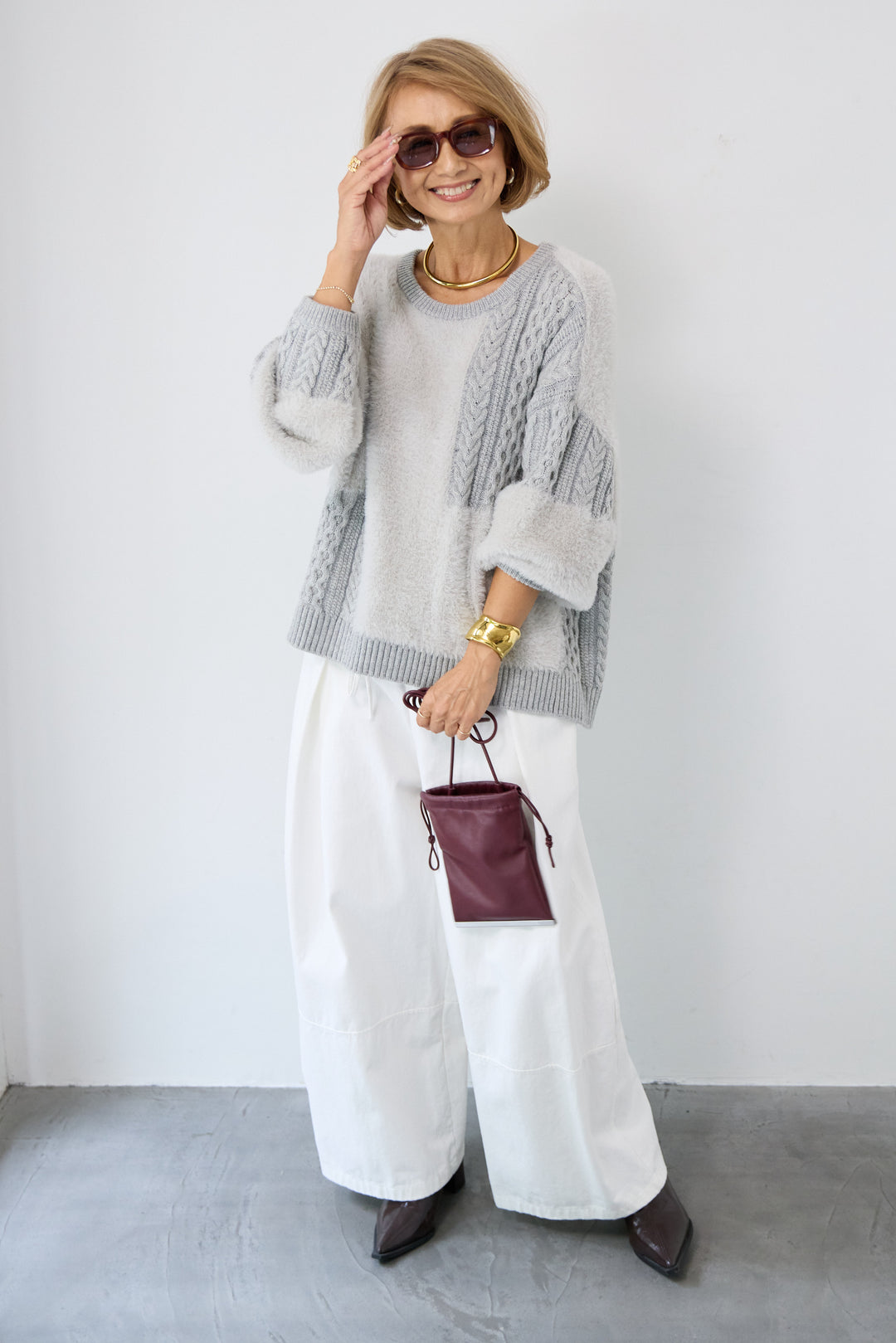 フェザー×ケーブル切替デザインニット