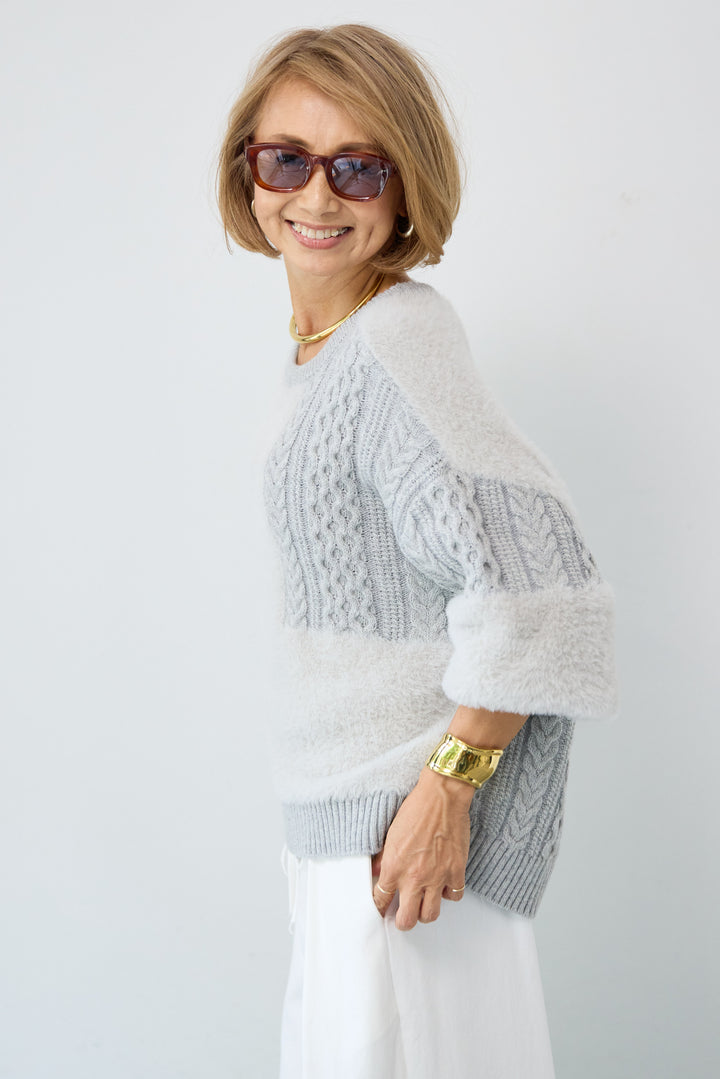 フェザー×ケーブル切替デザインニット