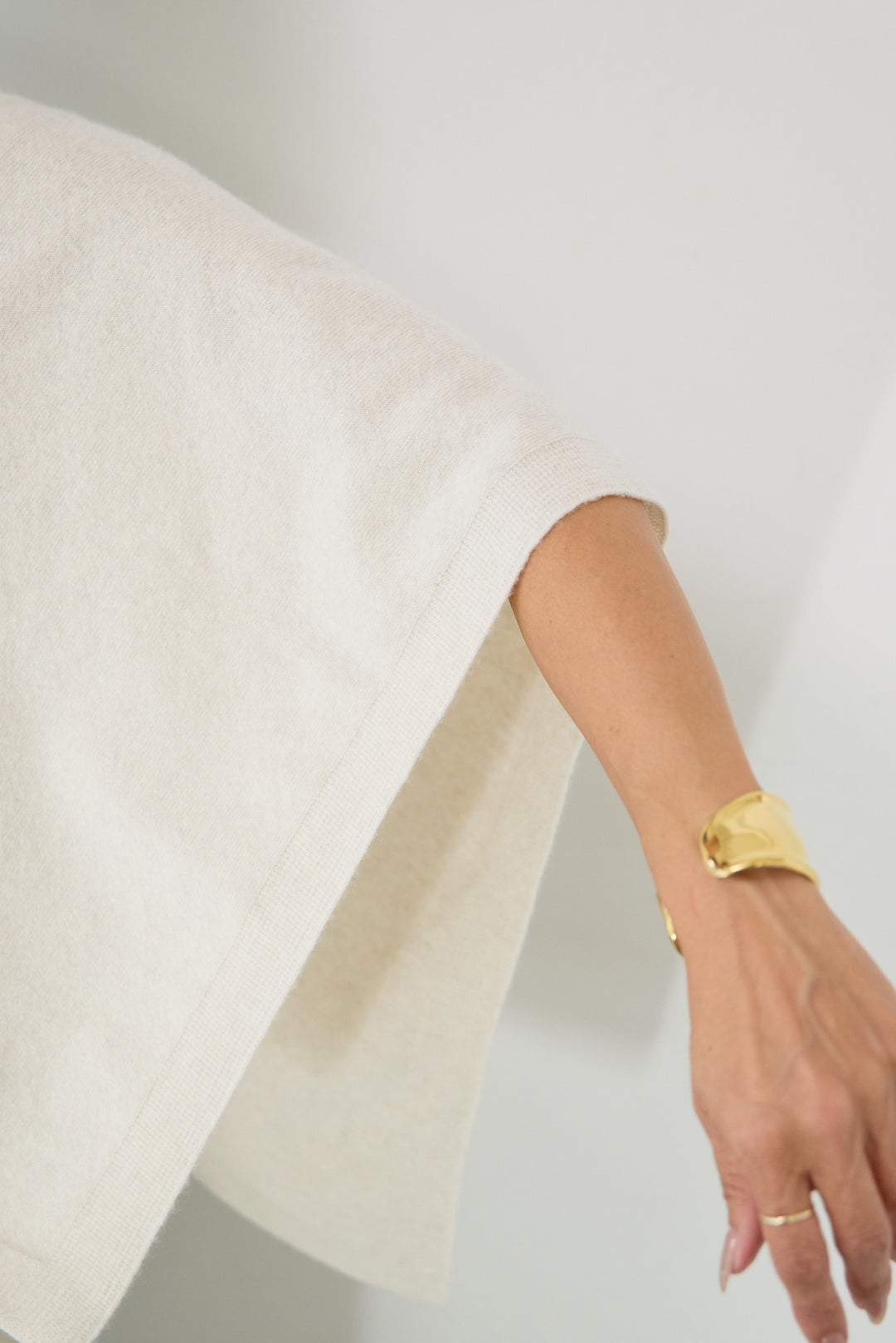 カシミア混2WAYポンチョカーディガン