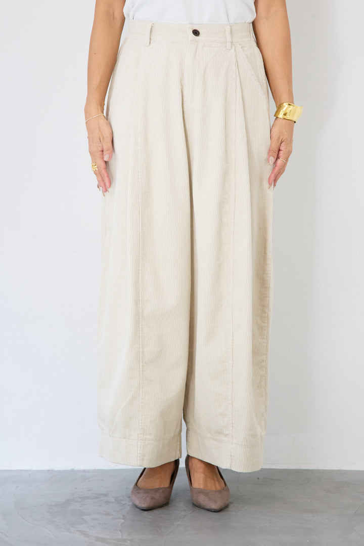 コーディロイタックパンツ