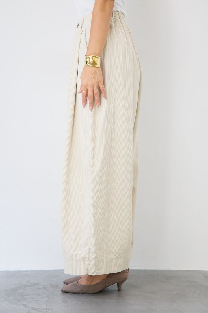 コーディロイタックパンツ