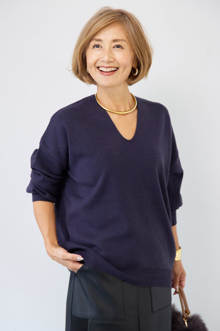 【防静電気】Vネックドルマンやわもちニット