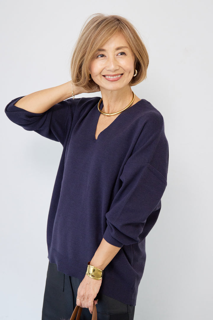 【防静電気】Vネックドルマンやわもちニット