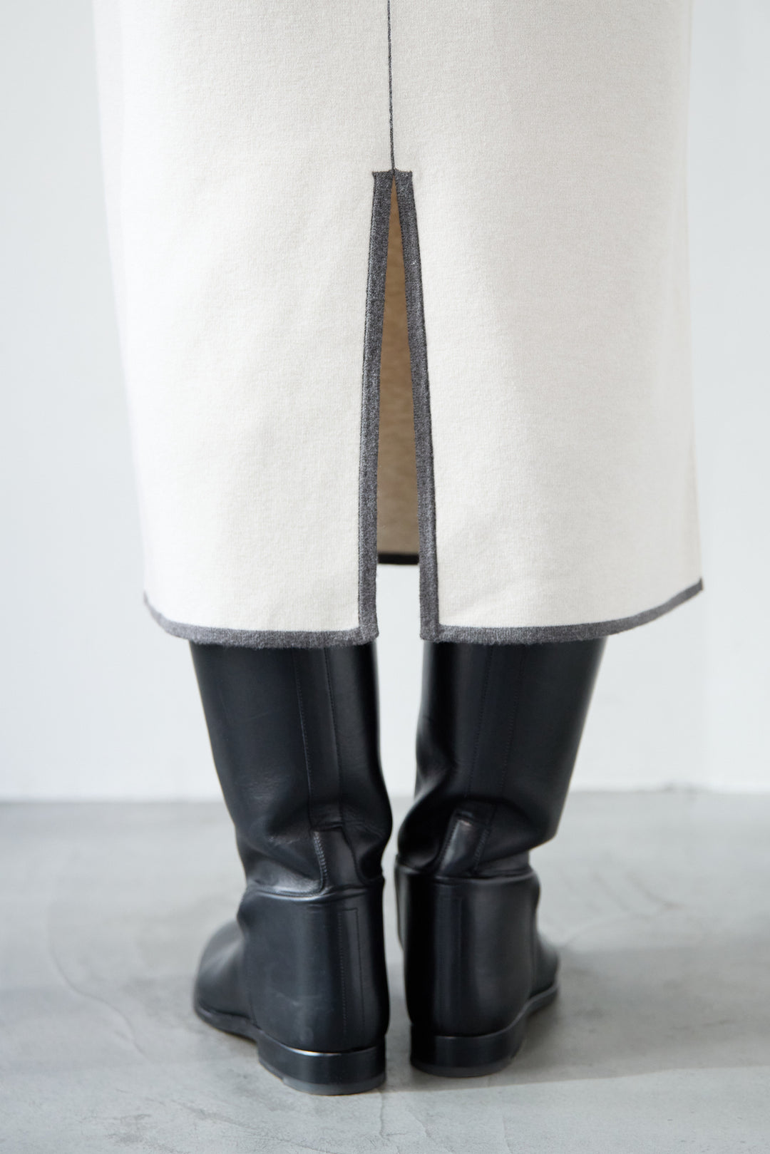 【防静電気】配色ラインやわもちニットクルーネックワンピース