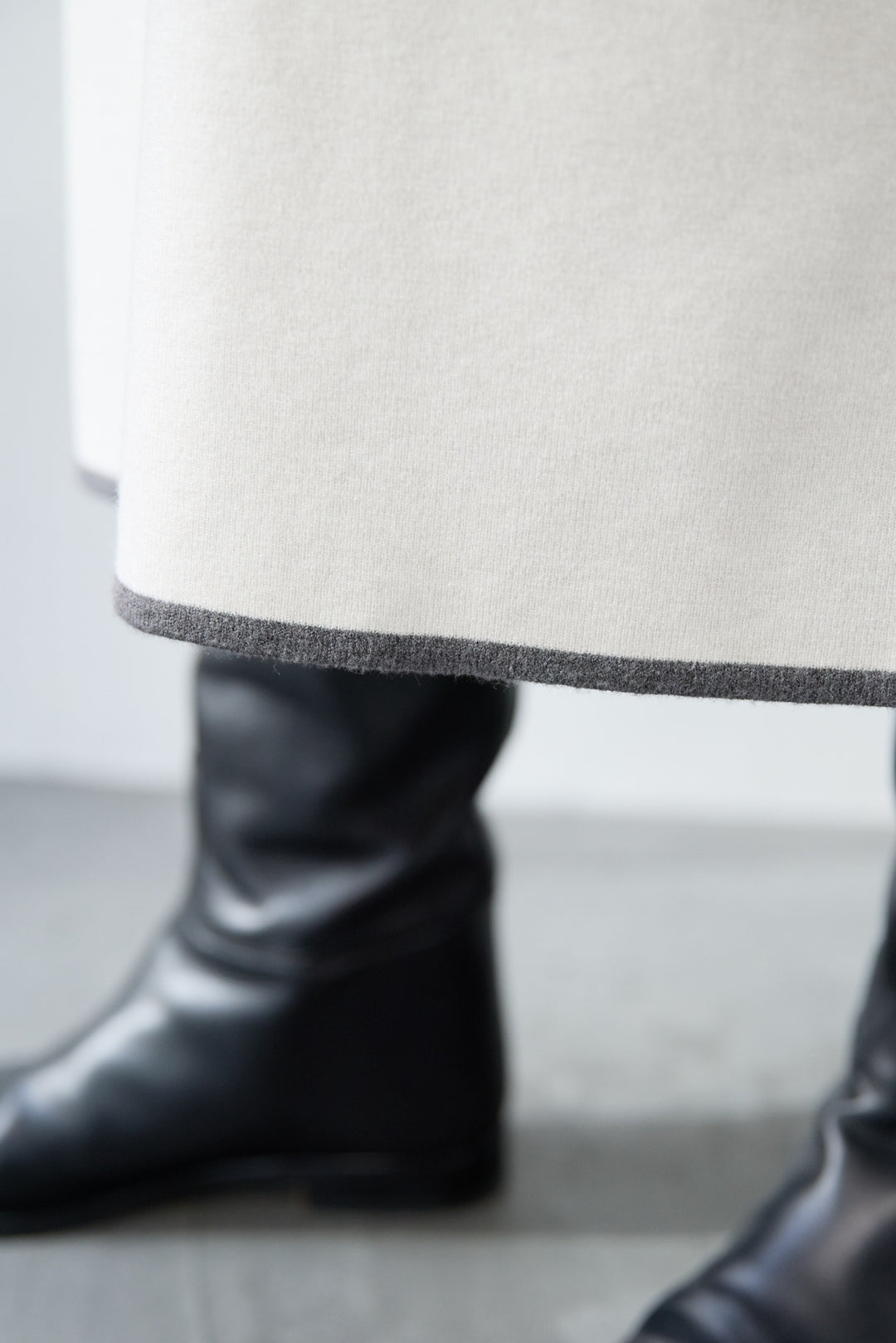 【防静電気】配色ラインやわもちニットクルーネックワンピース