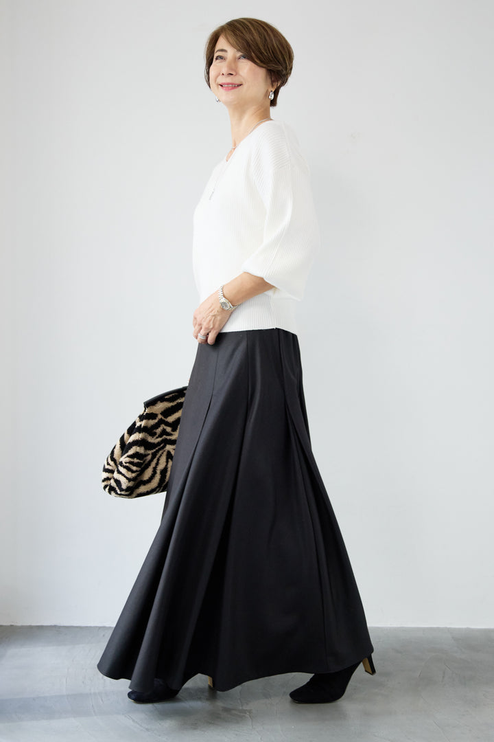 ふんわりタッチVネックリブニット