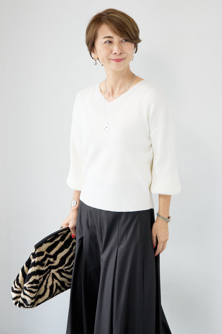 ふんわりタッチVネックリブニット