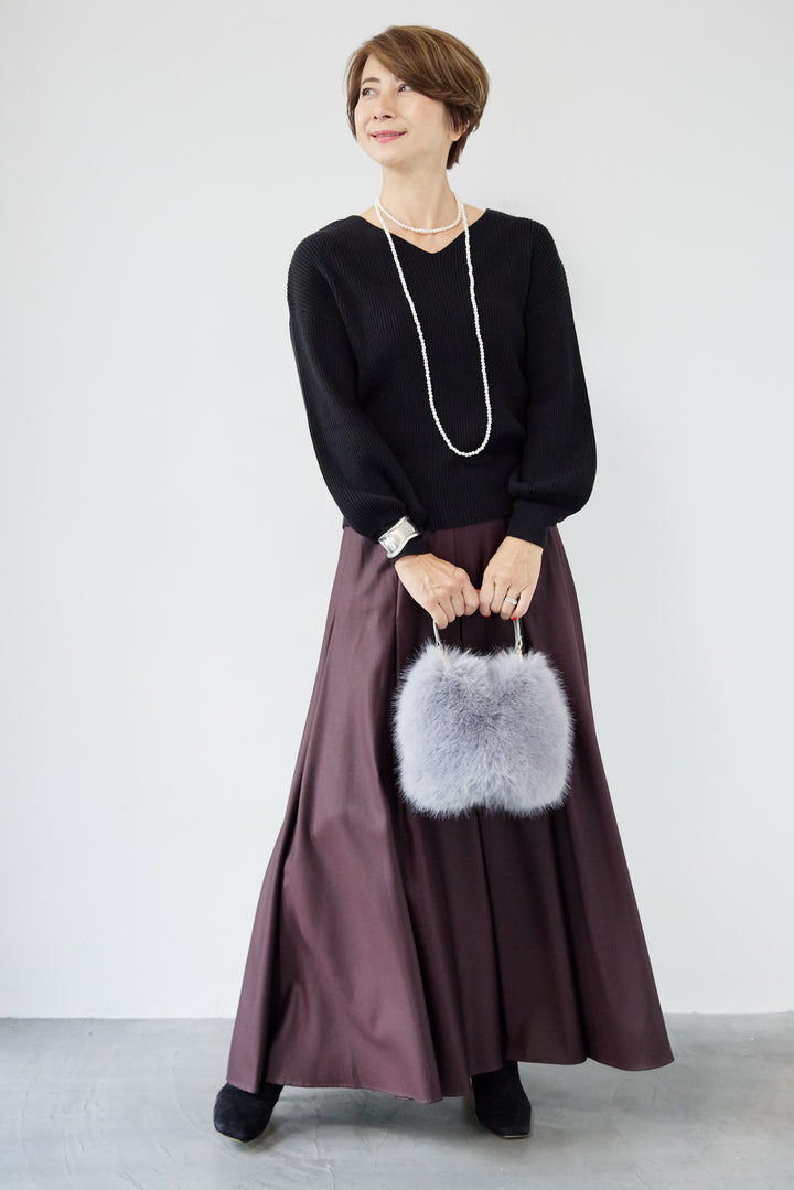 ふんわりタッチVネックリブニット