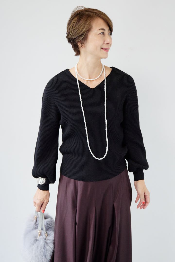 ふんわりタッチVネックリブニット