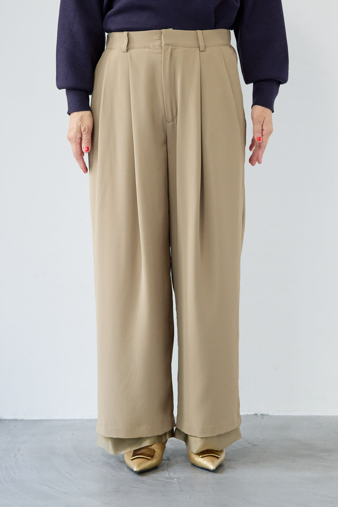 ヘムシアータックパンツ