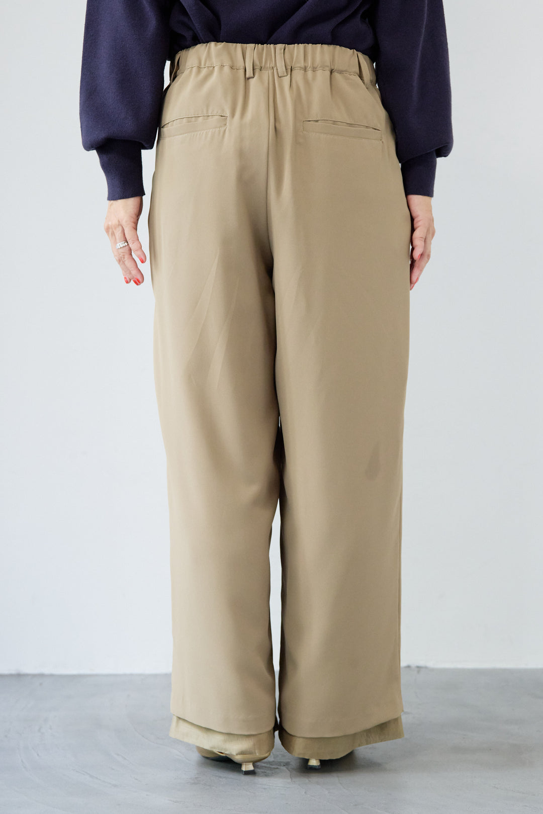 ヘムシアータックパンツ